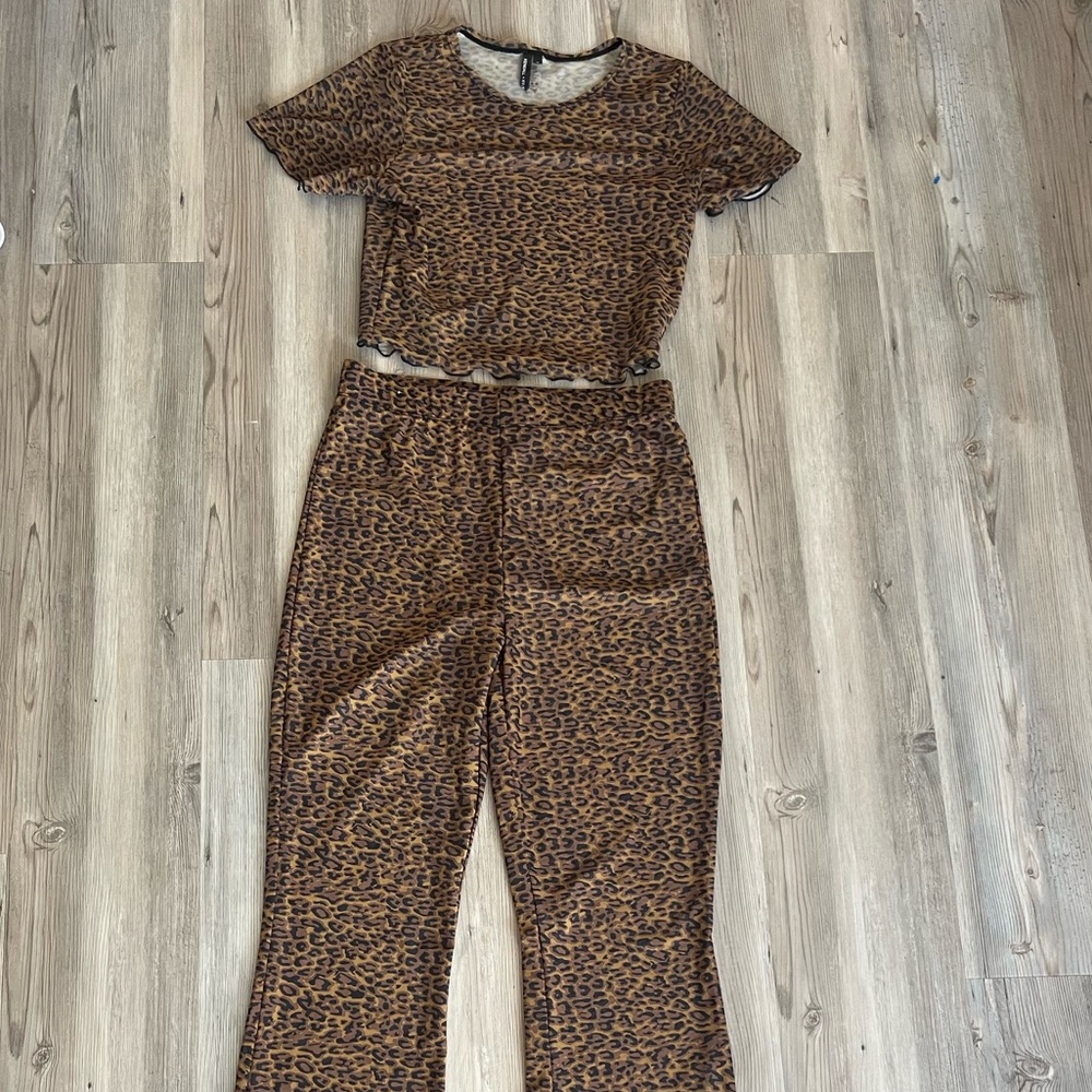 Kendall & Kylie Brown Leopard Print Flare set